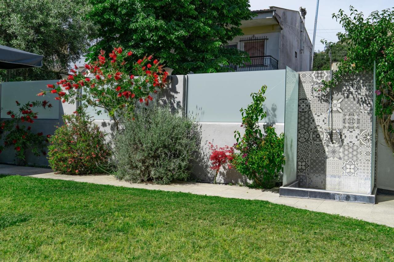 Edem Luxury Apartments Nea Peramos  Exterior photo
